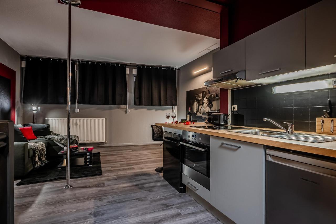 Cocon Sensuel - 50 Nuances - Les Cocons De Nath Apartamento Montbéliard Exterior foto