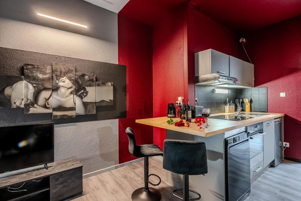 Cocon Sensuel - 50 Nuances - Les Cocons De Nath Apartamento Montbéliard Exterior foto